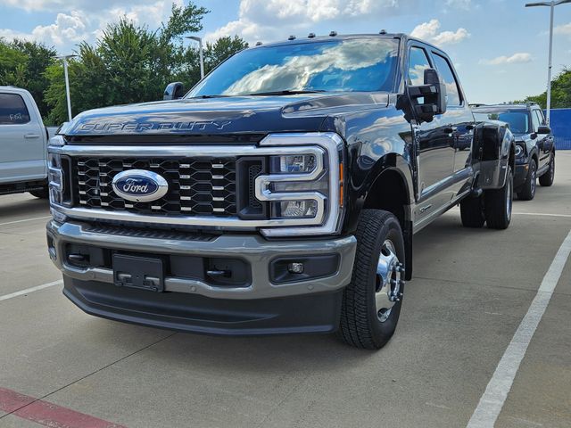 2026 Ford F-350 King Ranch photo 2
