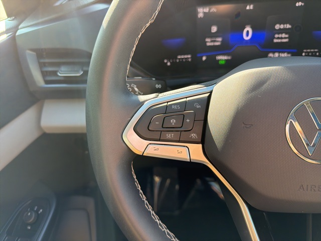 2023 Volkswagen Taos SE photo 14