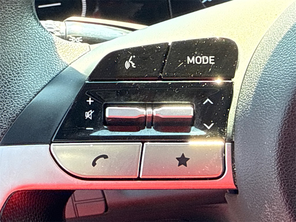 2024 Hyundai Elantra SEL photo 22