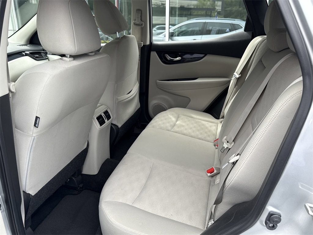 2019 Nissan Rogue Sport SV photo 38