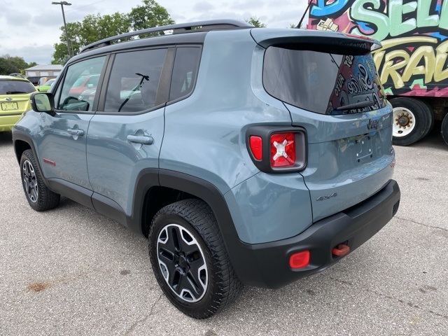2015 Jeep Renegade Trailhawk photo 4