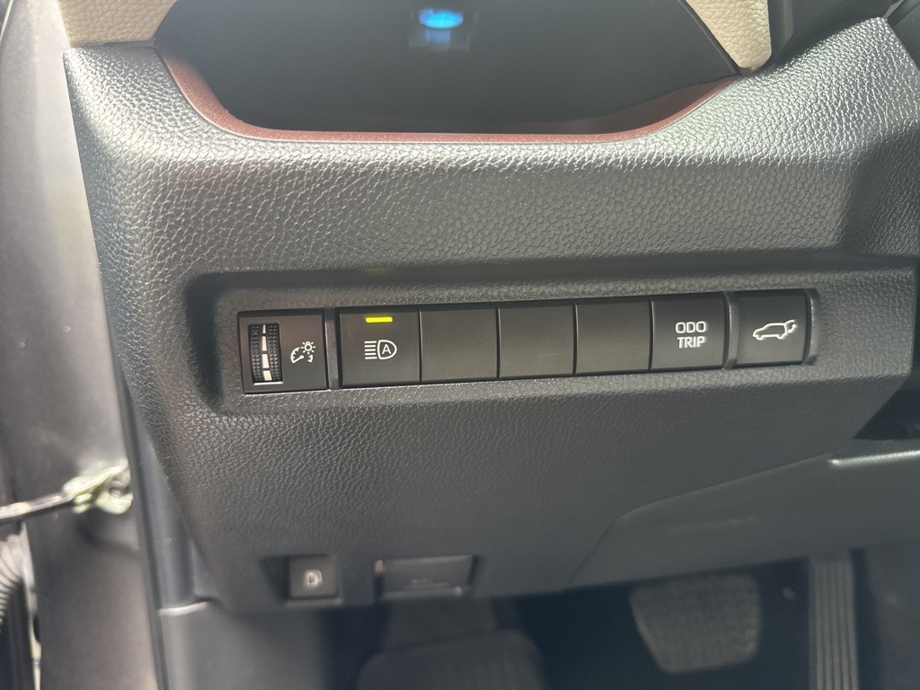 2023 Toyota RAV4 Hybrid Limited photo 32