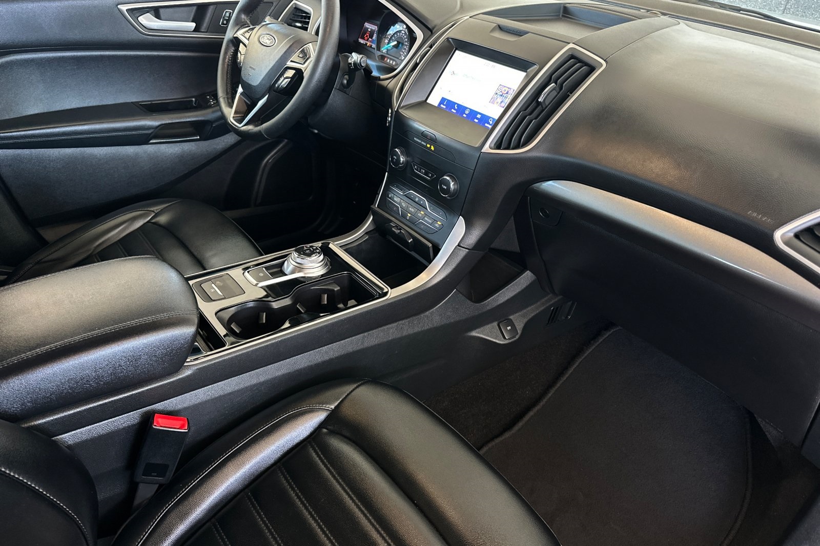 2020 Ford Edge SEL photo 14