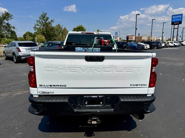 2024 Chevrolet Silverado 2500HD Custom photo 4
