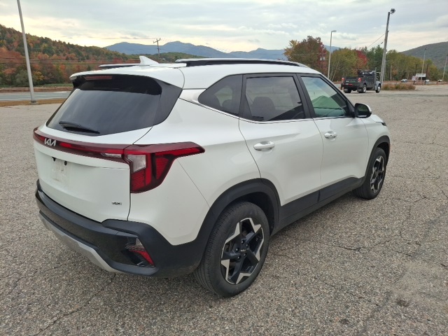 2024 Kia Seltos EX photo 3