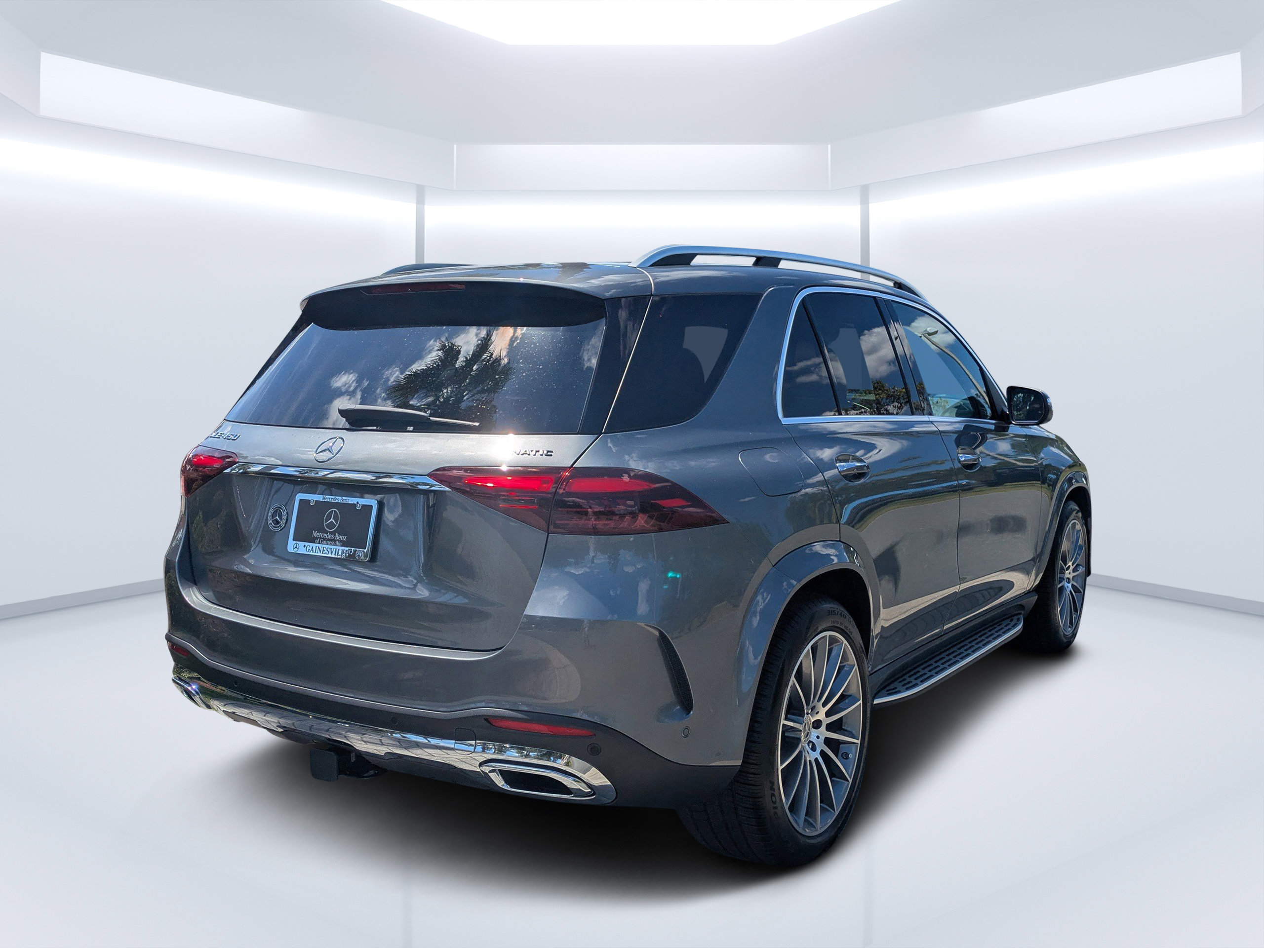 2026 Mercedes Benz GLE 450 4MATIC photo 3