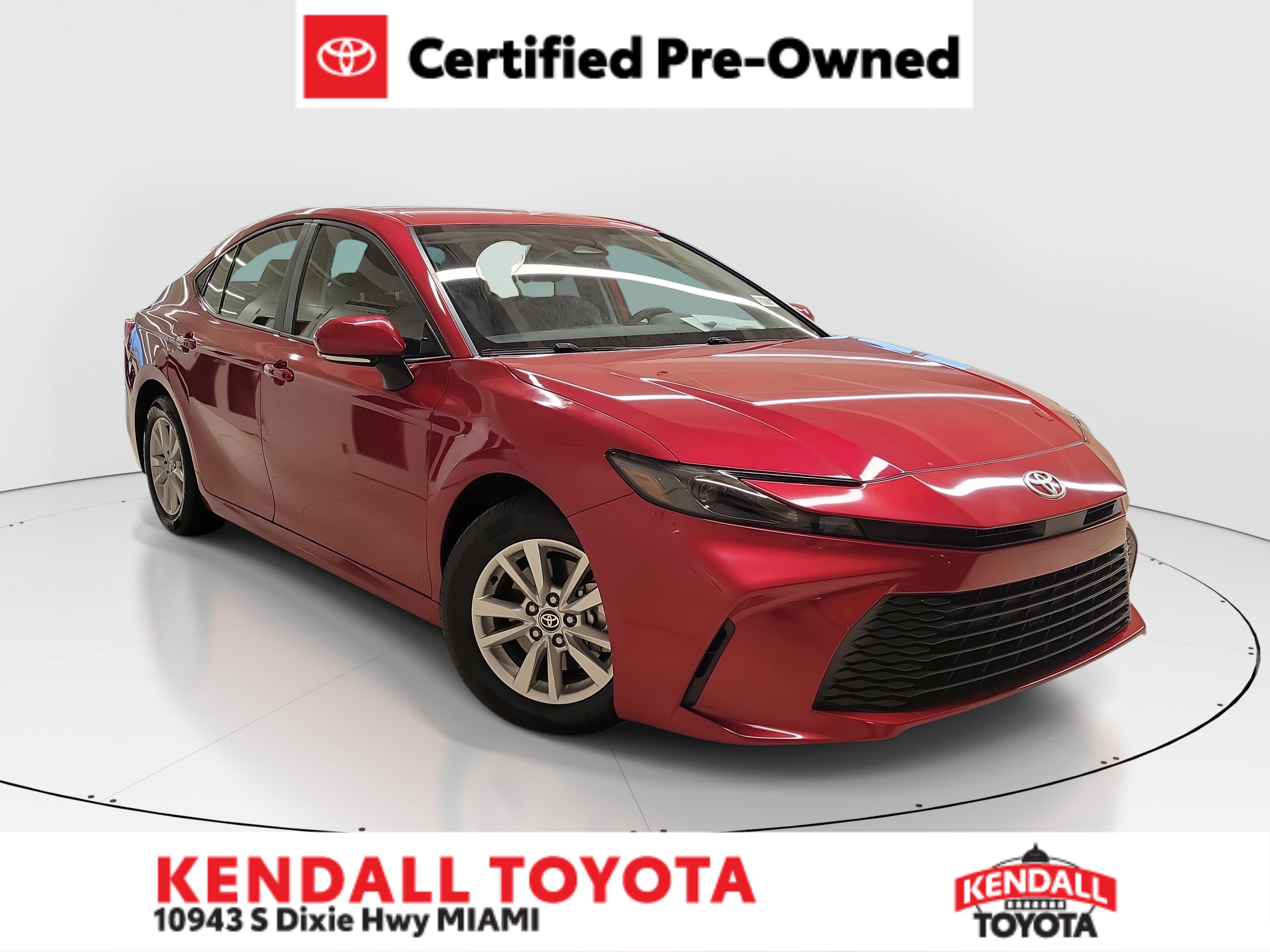 2025 Toyota Camry LE's photo