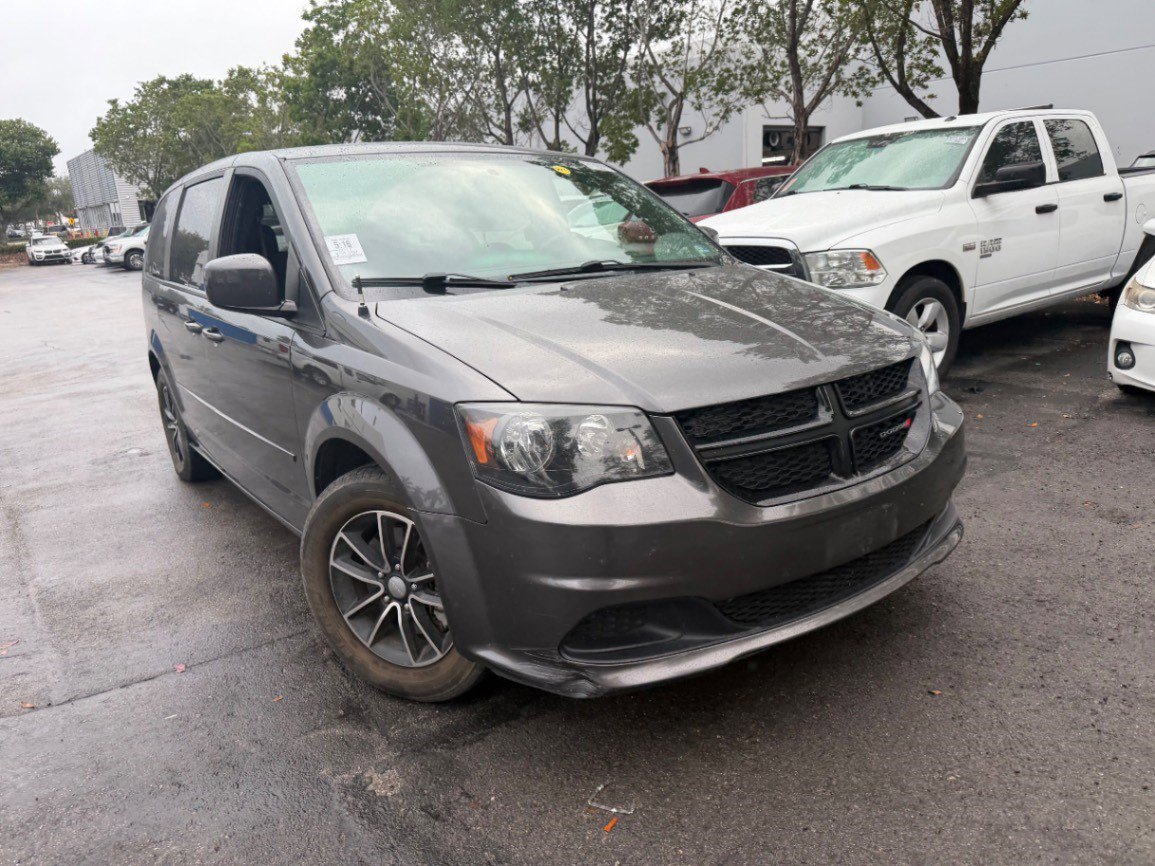 2017 Dodge Grand Caravan SE Plus's photo