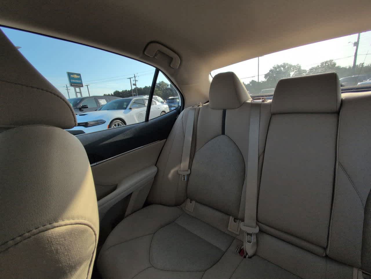 2023 Toyota Camry Hybrid LE photo 3