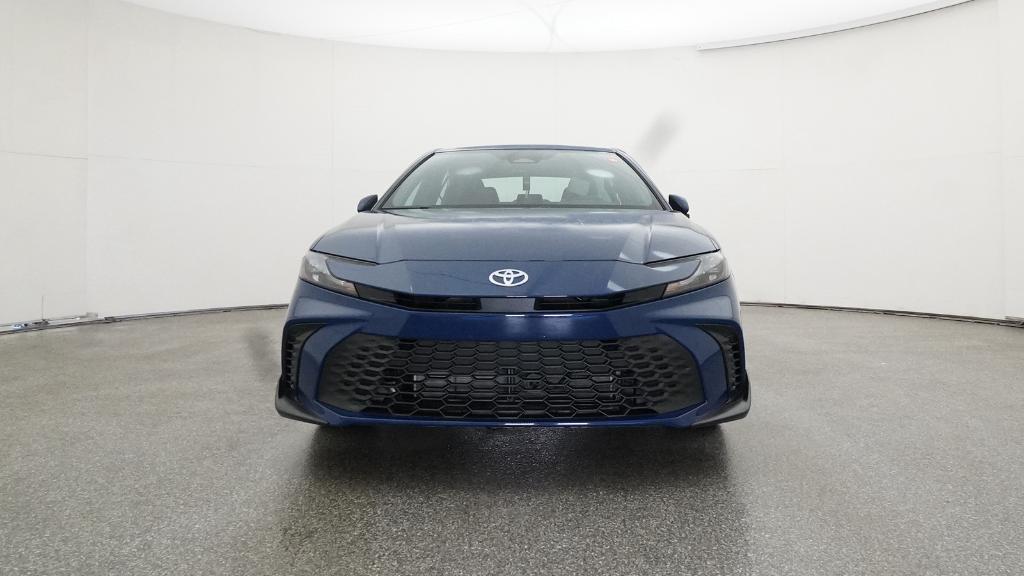 2025 Toyota Camry SE photo 3