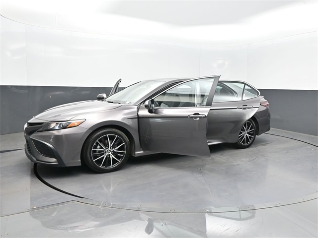 2024 Toyota Camry SE photo 29