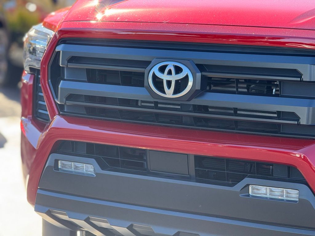 2024 Toyota Tacoma SR5 photo 3