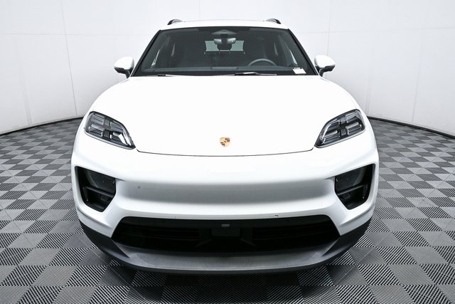 2025 Porsche Macan Electric photo 30