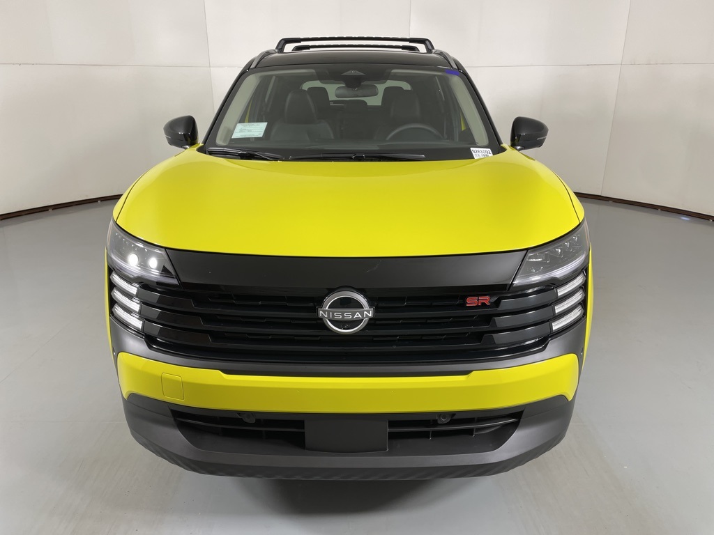 2026 Nissan Kicks SR photo 3