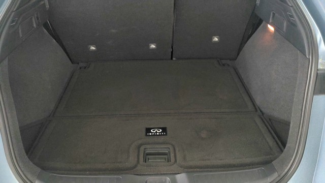 Used 2023  INFINITI LUXE image 32