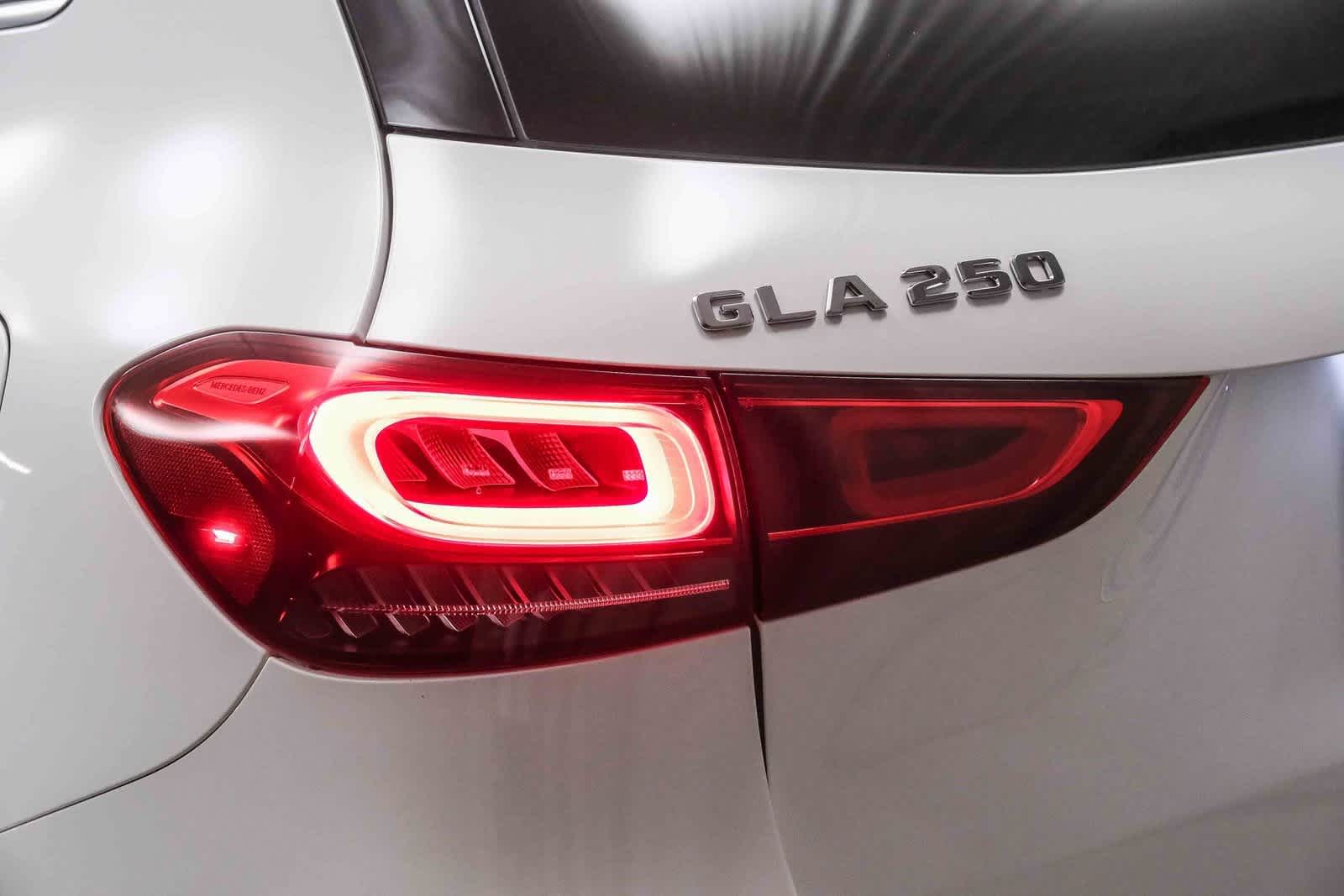 2022 Mercedes Benz GLA 250 photo 4