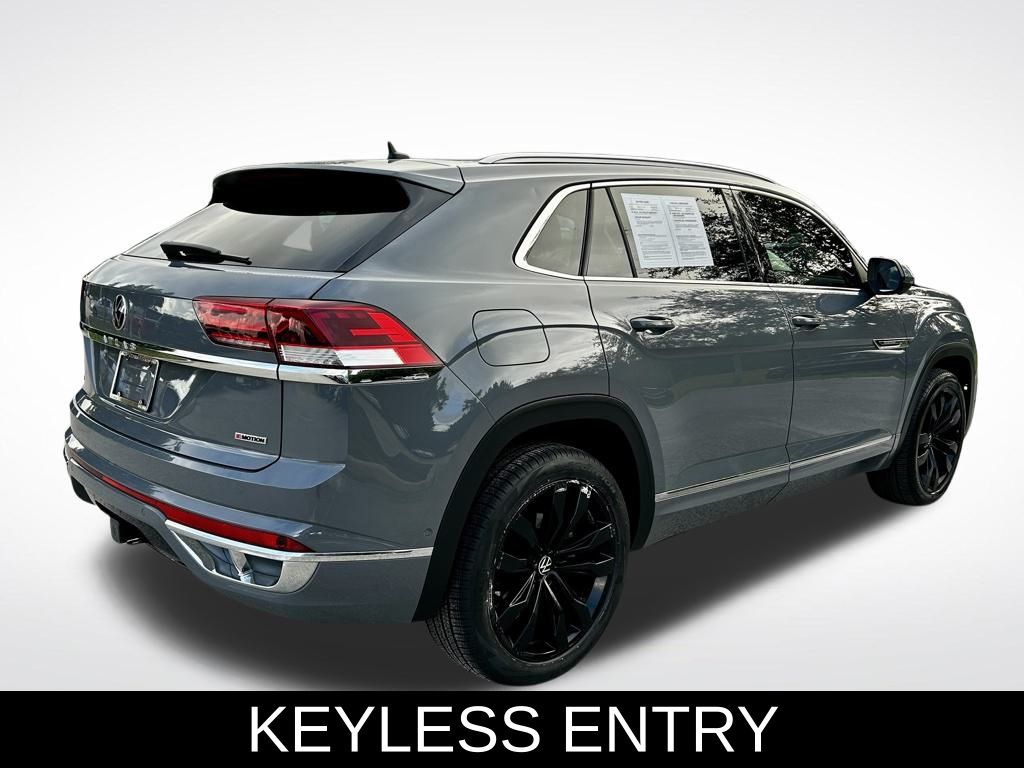 2022 Volkswagen Atlas Cross Sport V6 SEL Premium R-Line photo 6