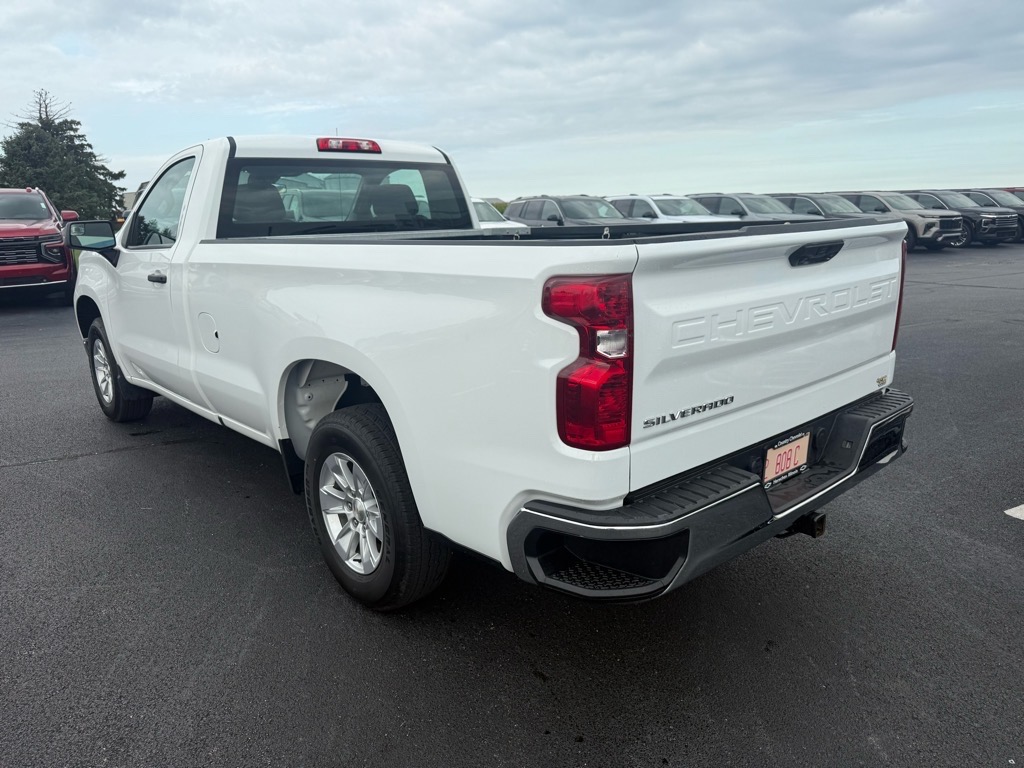 2024 Chevrolet Silverado 1500 photo 3