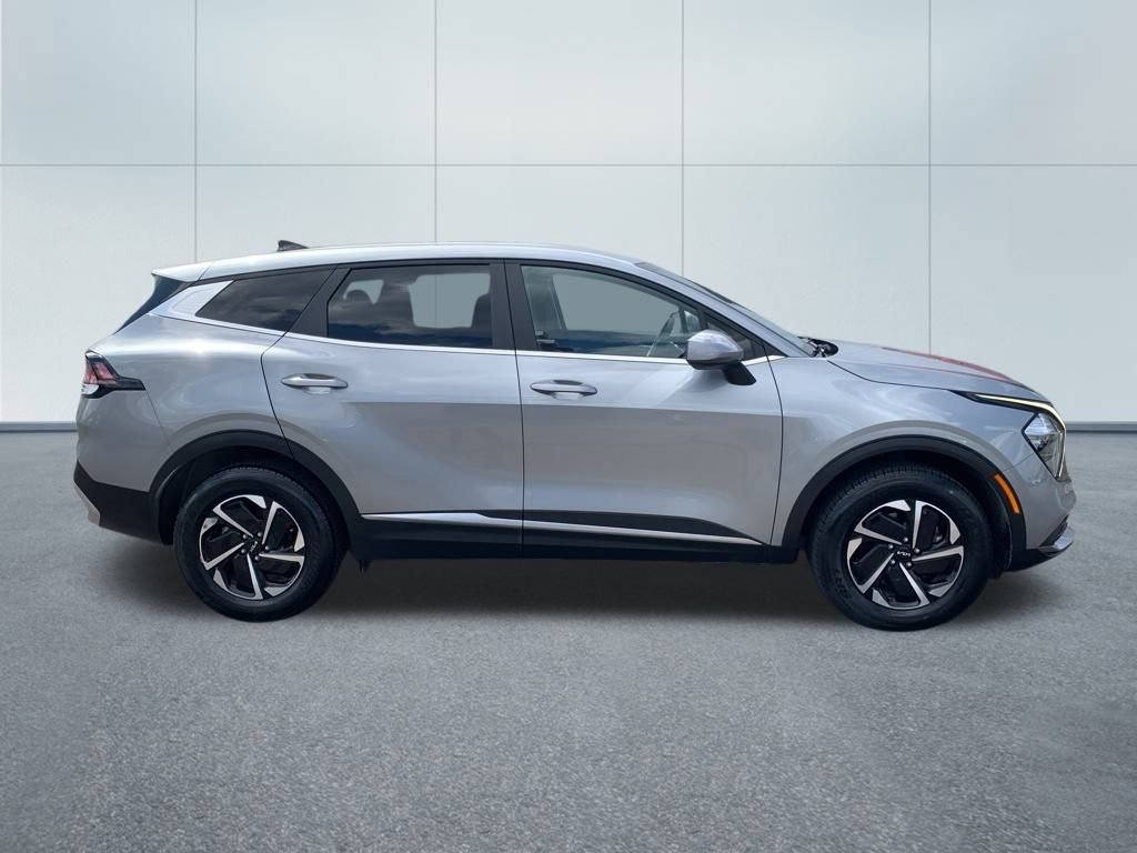 2023 Kia Sportage Hybrid LX photo 2