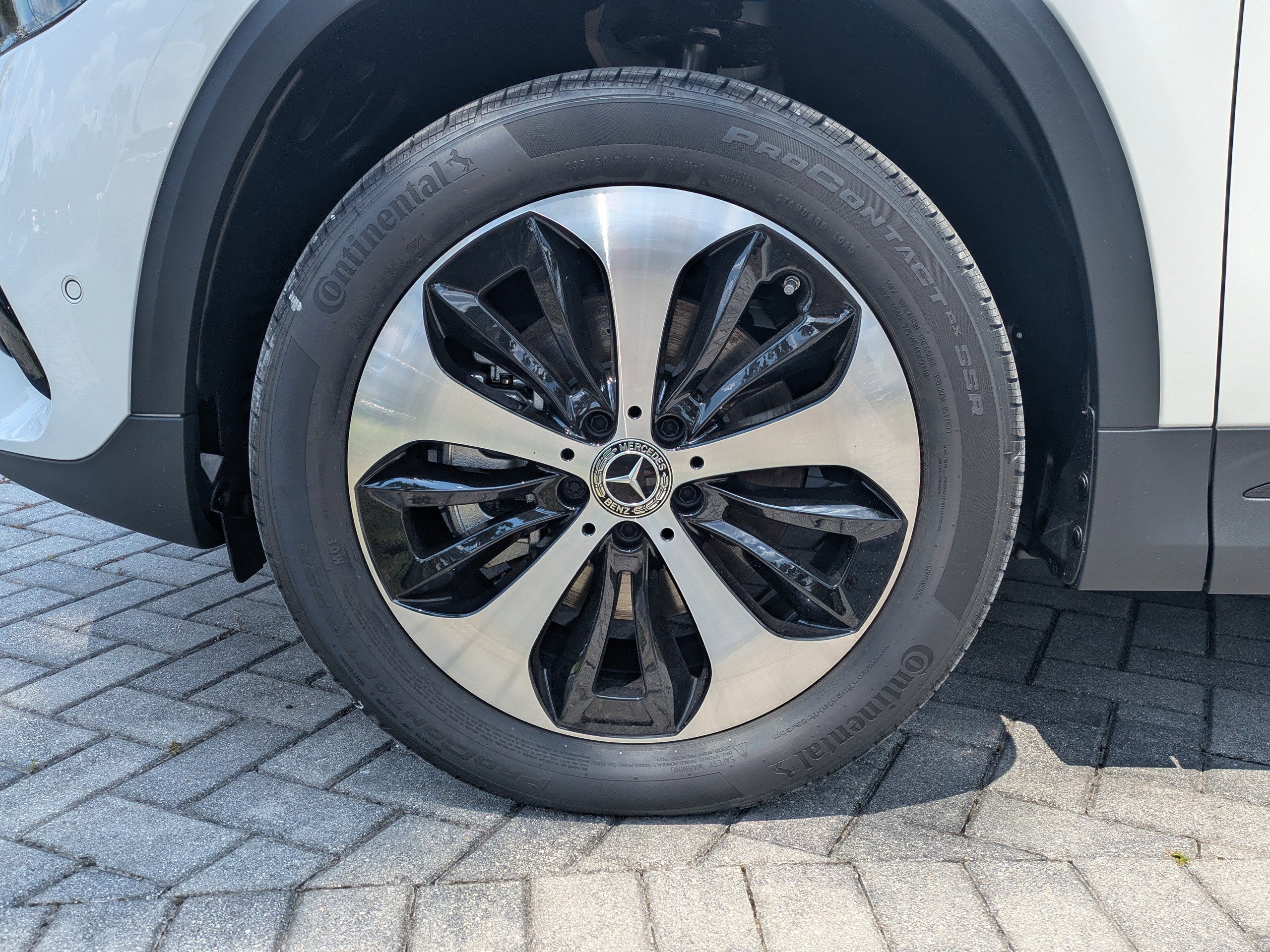 2026 Mercedes Benz GLA 250 4MATIC photo 3