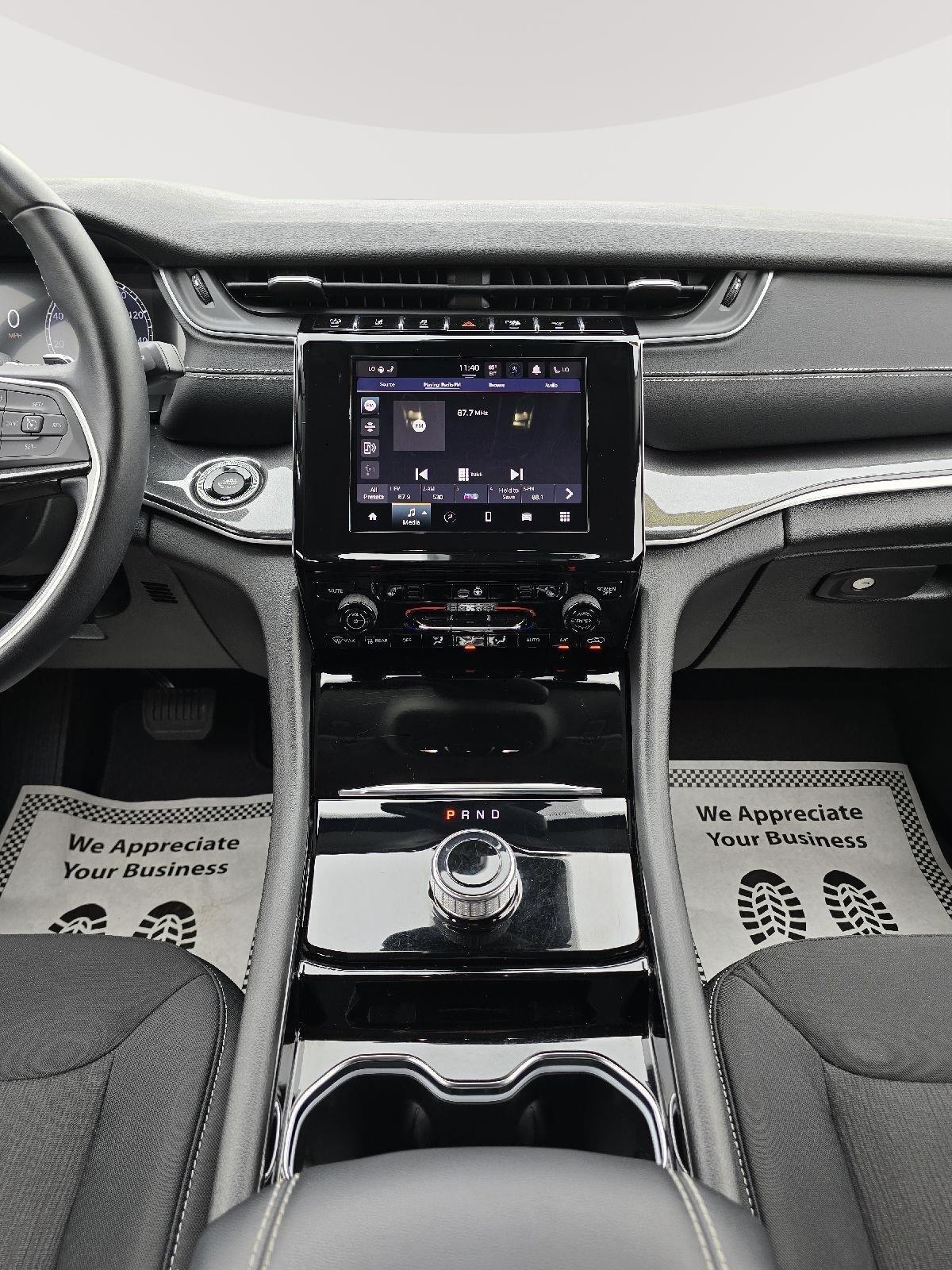 2022 Jeep Grand Cherokee Laredo photo 16
