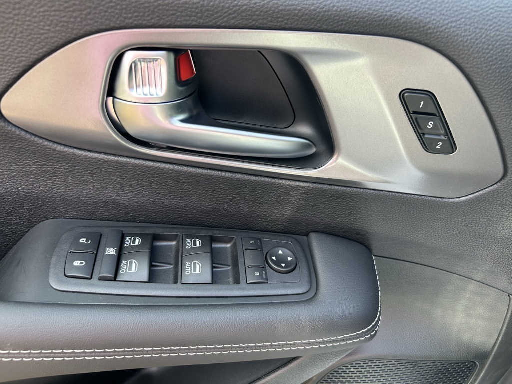 2026 Chrysler Pacifica photo 10