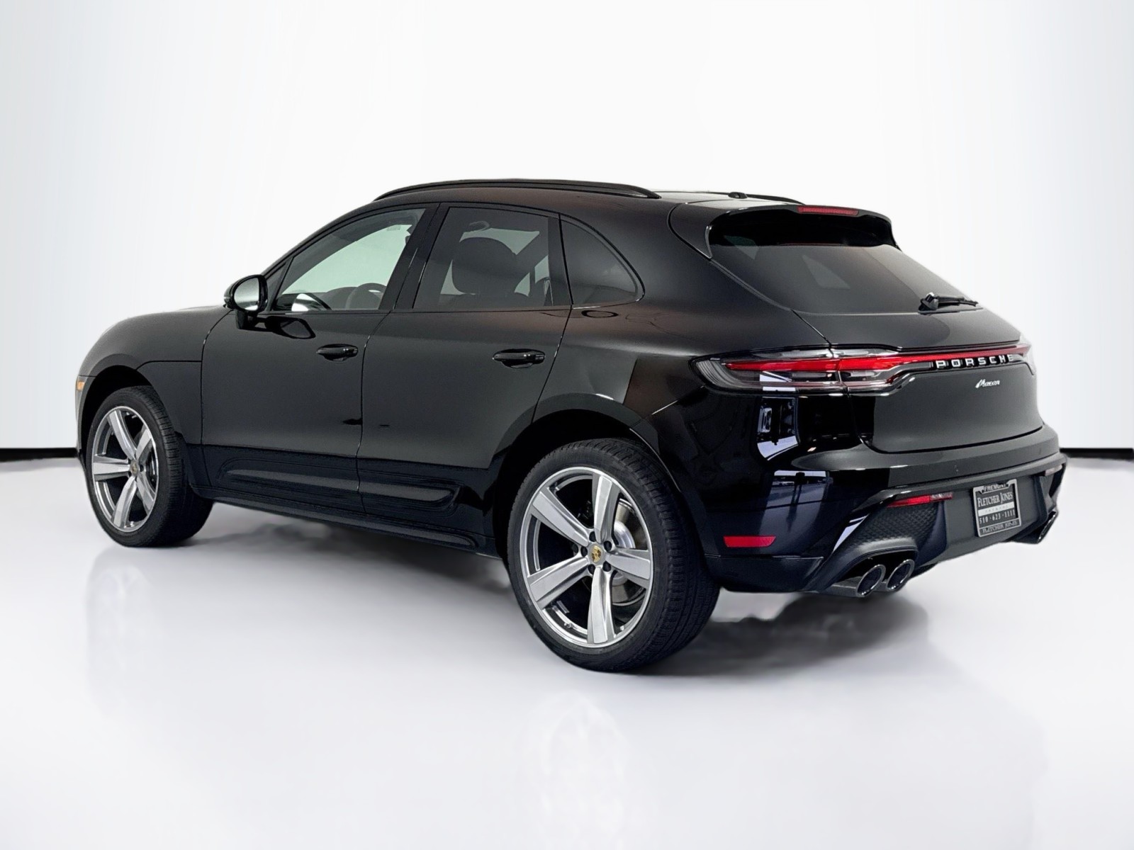 2025 Porsche Macan T photo 2