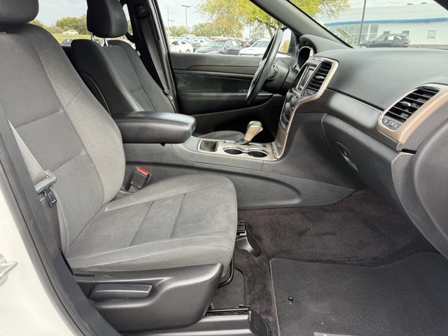 2016 Jeep Grand Cherokee Laredo photo 3