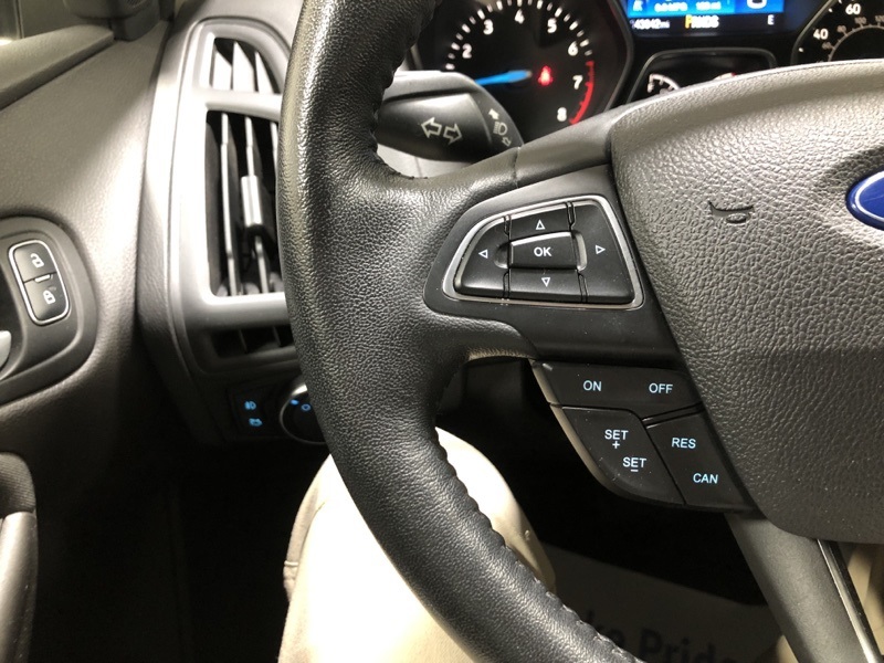 2016 Ford Focus SE photo 22