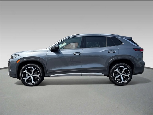 2025 Volkswagen Tiguan SE photo 3