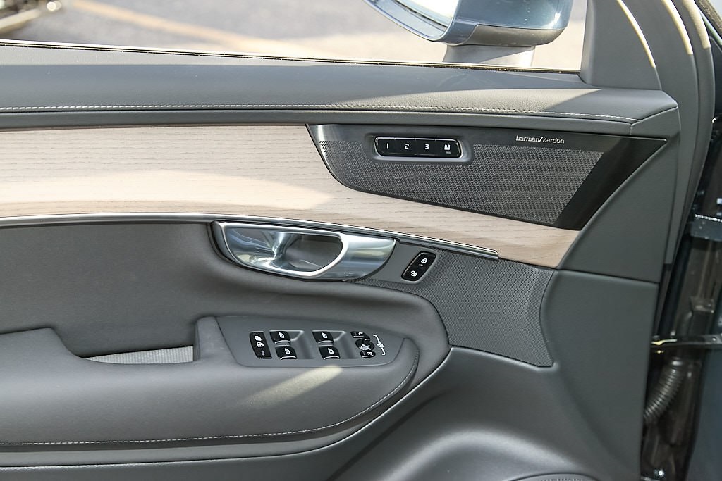 2026 VOLVO XC90 - Image 10