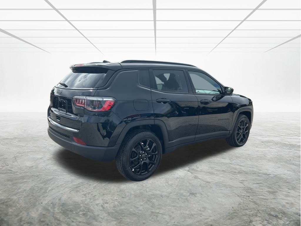 2025 Jeep Compass Latitude photo 2