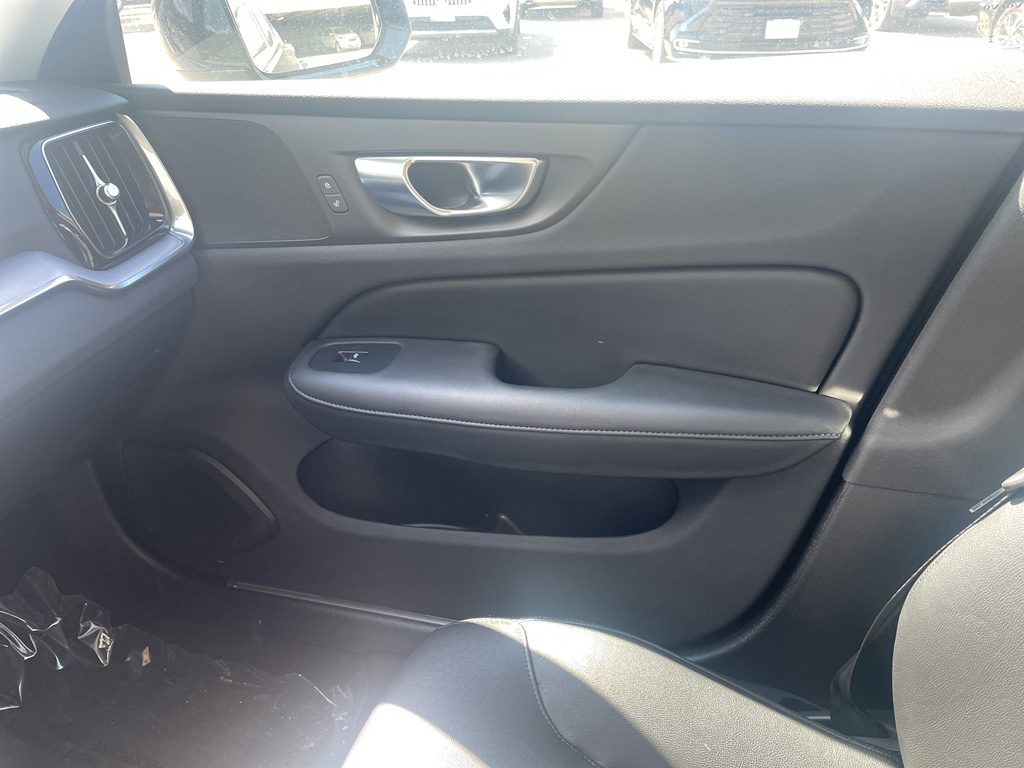 2024 Volvo S60 B5 Core photo 26