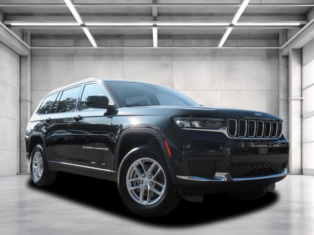 2025 Jeep Grand Cherokee L Laredo's photo