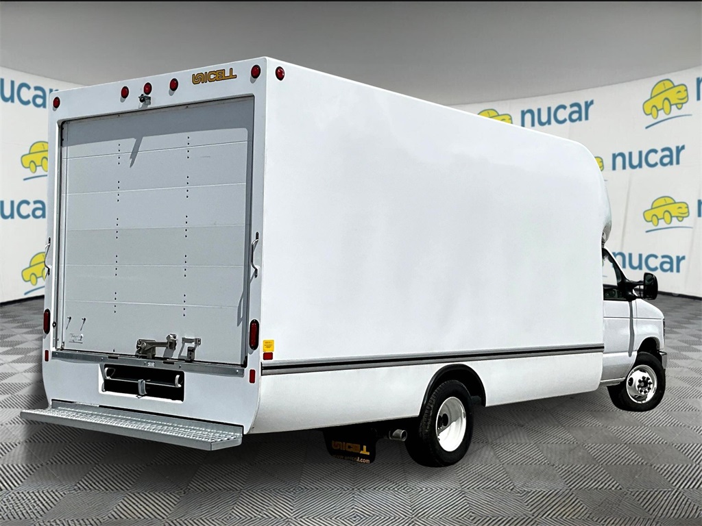 2025 Ford E-350 photo 6