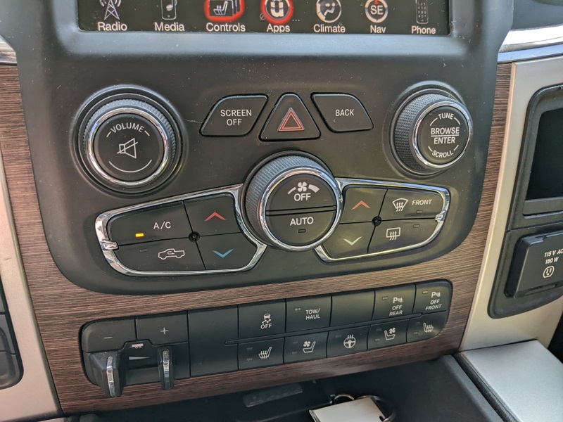 2017 Ram 1500 Laramie photo 17