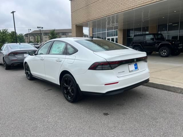 2025 Honda Accord SE photo 3