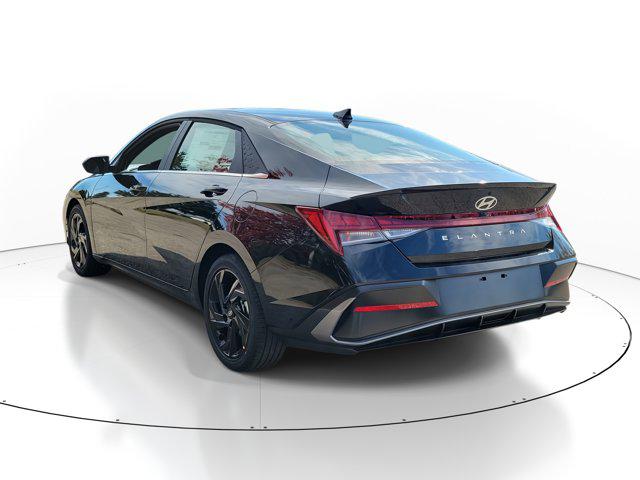 2026 Hyundai Elantra SEL Sport photo 3