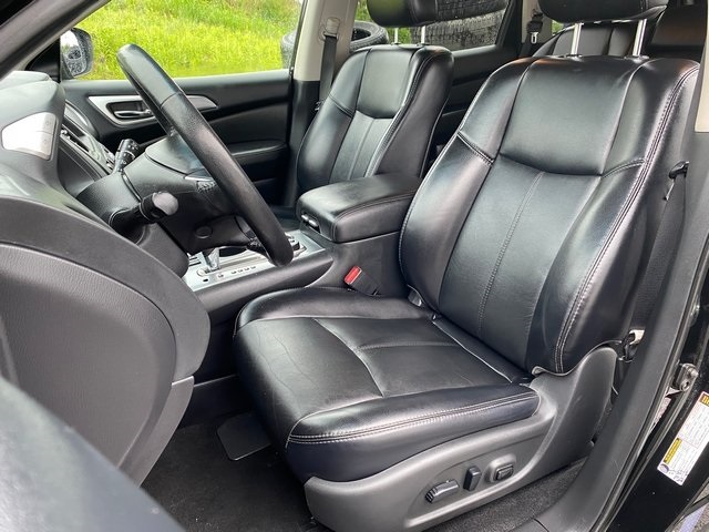 2019 Nissan Pathfinder SL photo 19