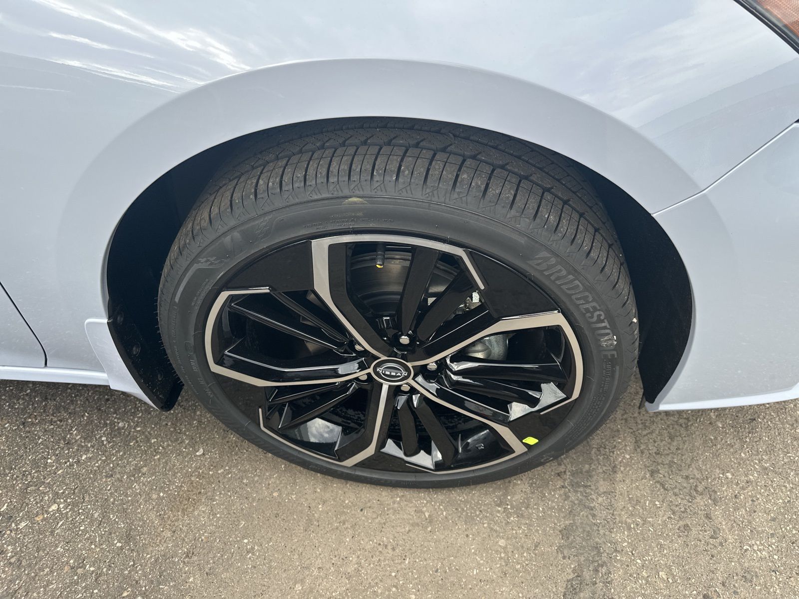 2025 Nissan Altima SR photo 4