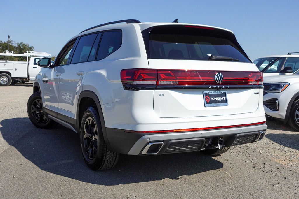 2026 Volkswagen Atlas Peak Edition SE photo 8