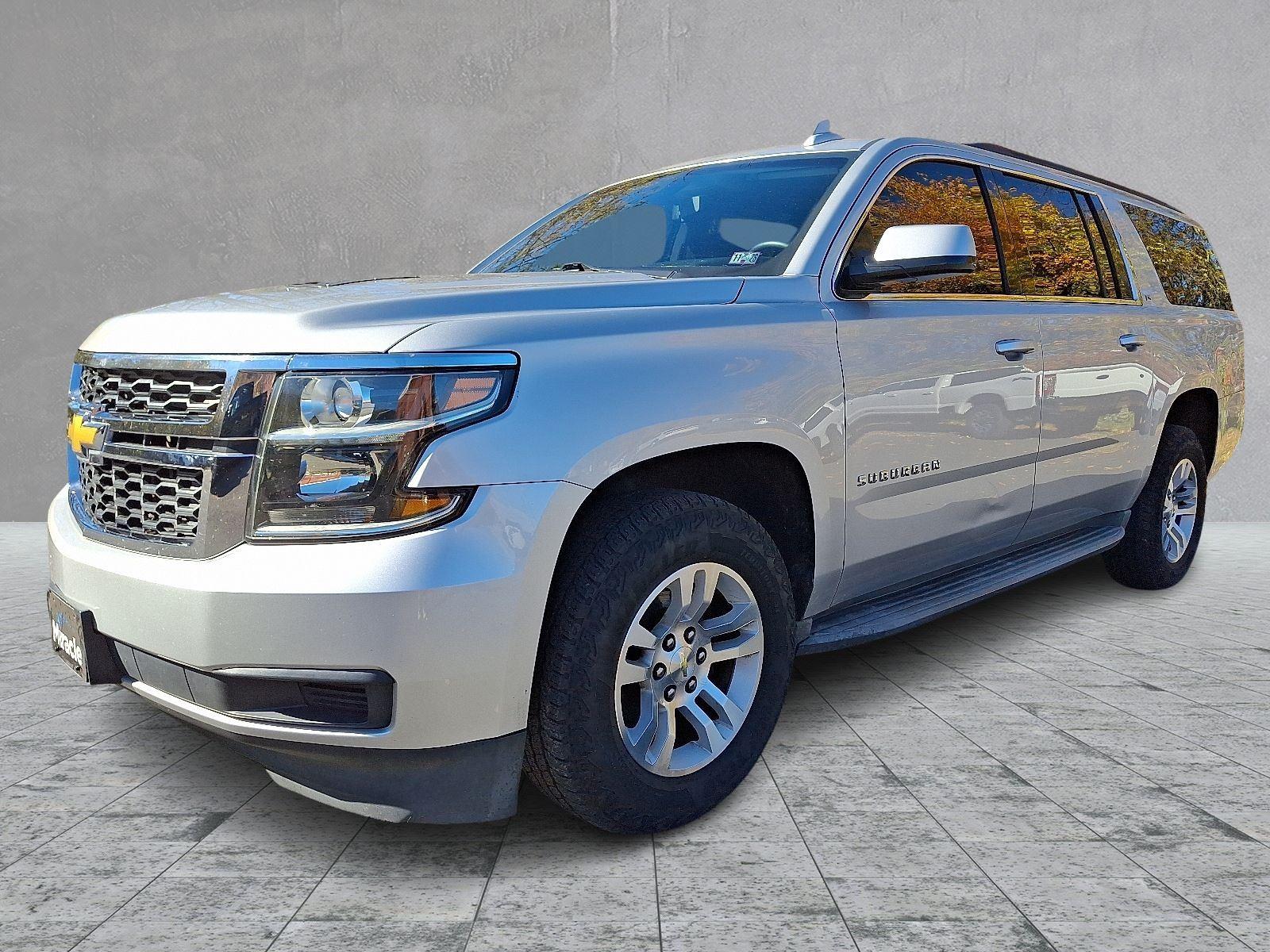 2015 Chevrolet Suburban LS photo 3
