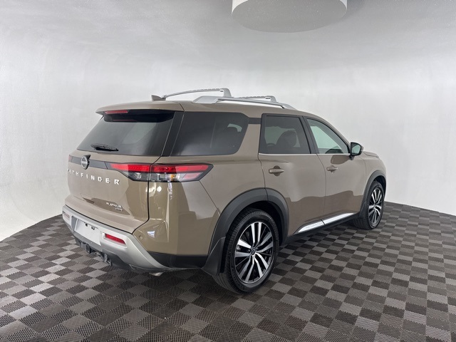 2023 Nissan Pathfinder Platinum photo 8