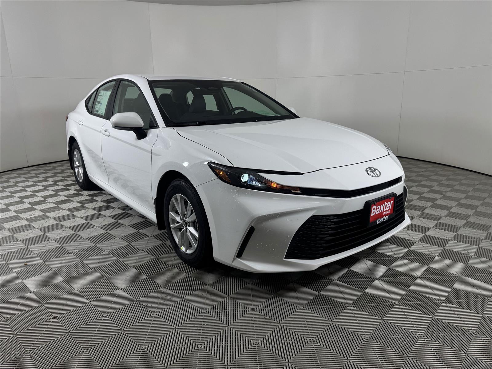 2026 Toyota Camry LE's photo