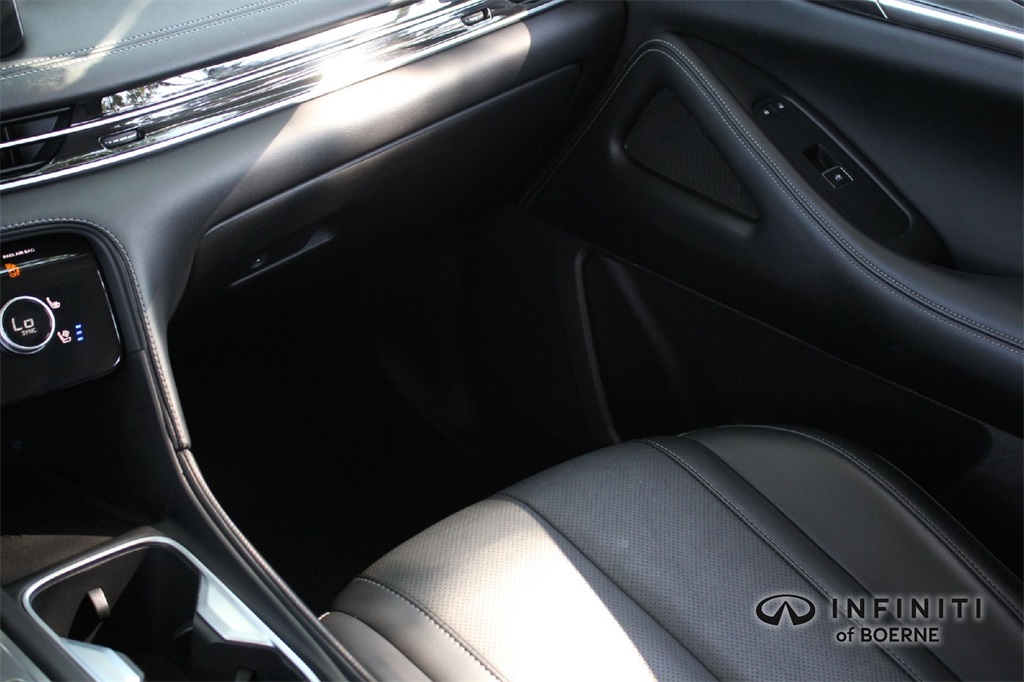 2023 Infiniti QX60 Luxe photo 25