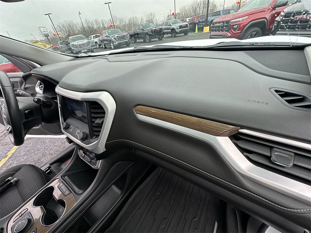 2023 GMC ACADIA - Image 21