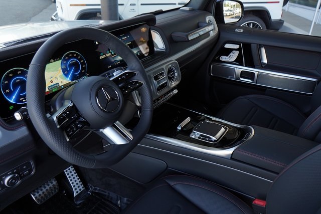 2025 Mercedes Benz G photo 2
