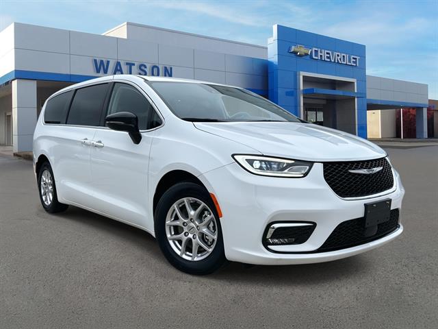 2024 Chrysler Pacifica Touring L's photo