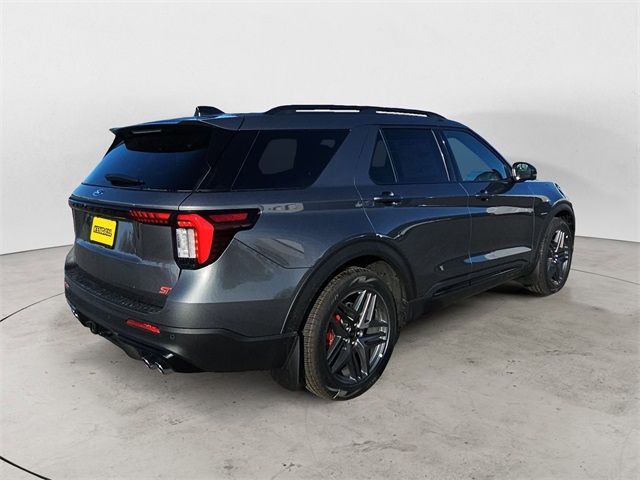 2025 Ford Explorer ST photo 4