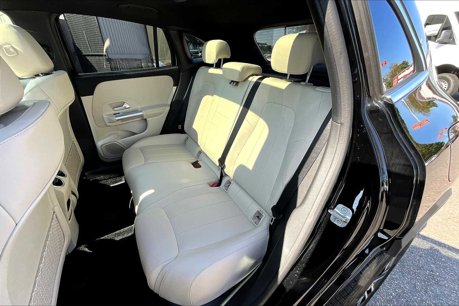 2025 Mercedes Benz GLA 250 4MATIC photo 18